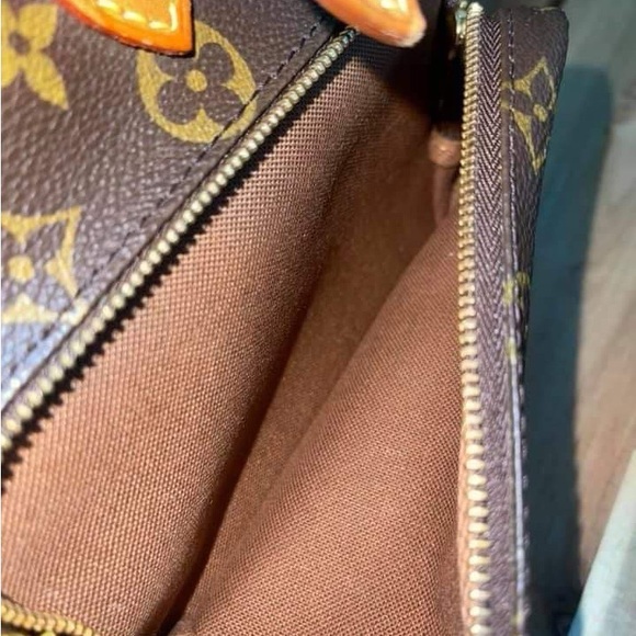 Louis Vuitton Montsouris MM Backpack - Picture 9 of 14